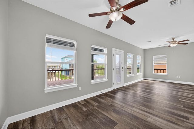 871 Surfview, Crystal Beach, TX 77650