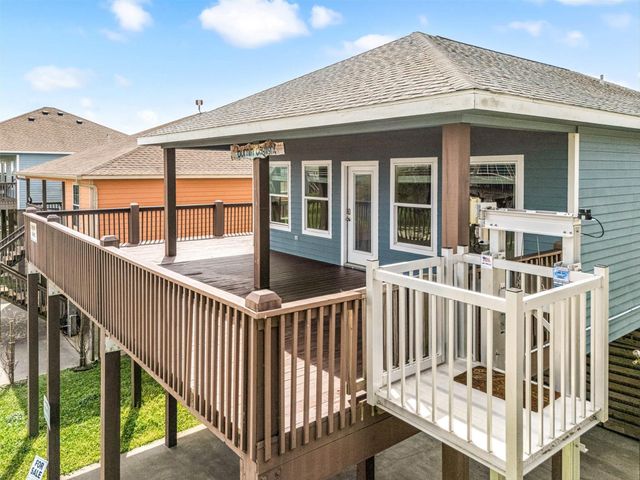 871 Surfview, Crystal Beach, TX 77650