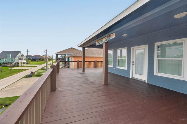 871 Surfview, Crystal Beach, TX 77650