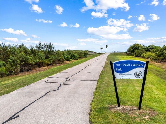 871 Surfview, Crystal Beach, TX 77650