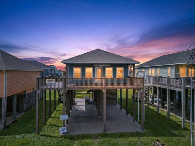 871 Surfview, Crystal Beach, TX 77650