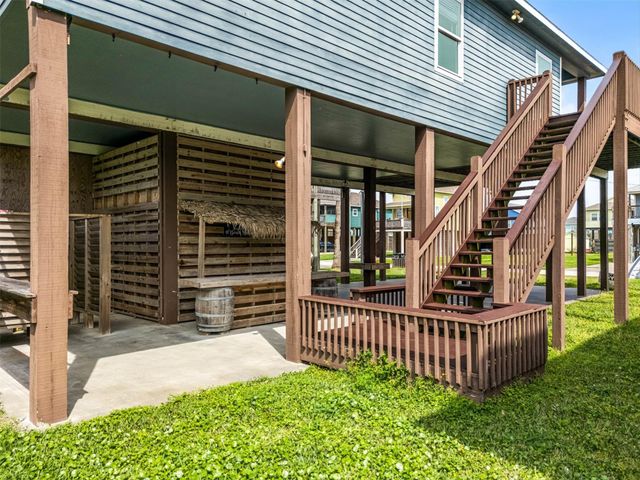 871 Surfview, Crystal Beach, TX 77650