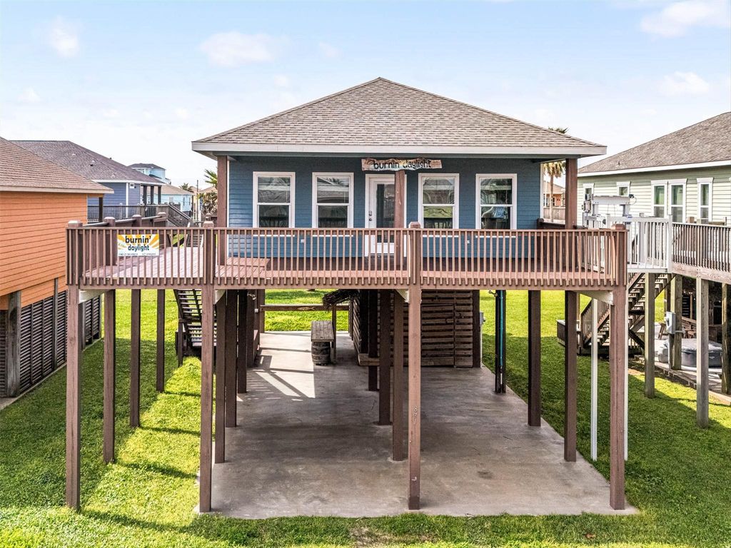 871 Surfview, Crystal Beach, TX 77650