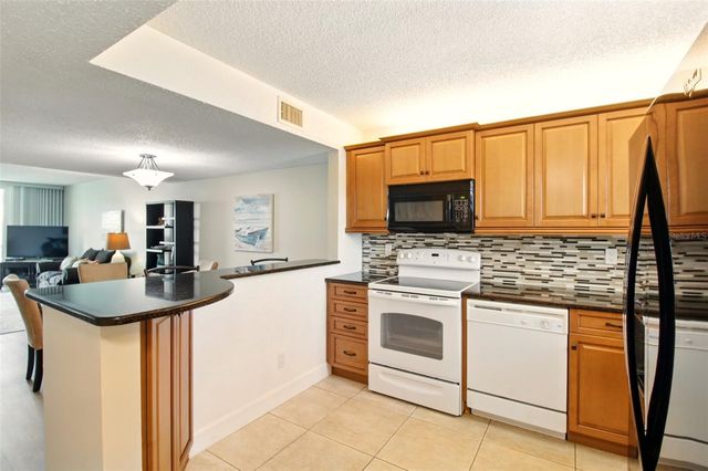 7625 SUN ISLAND DRIVE S 304, South Pasadena, FL 33707