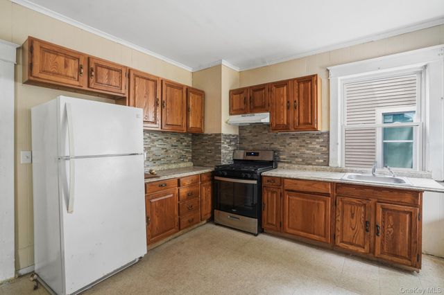 65 N Clinton Street, Poughkeepsie, NY 12601