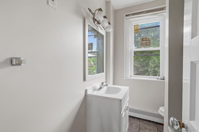 65 N Clinton Street, Poughkeepsie, NY 12601
