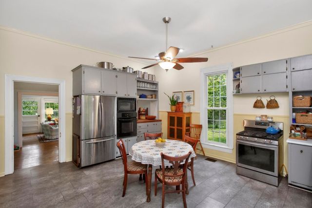 2816 Highway 12, N, Chapmansboro, TN 37035