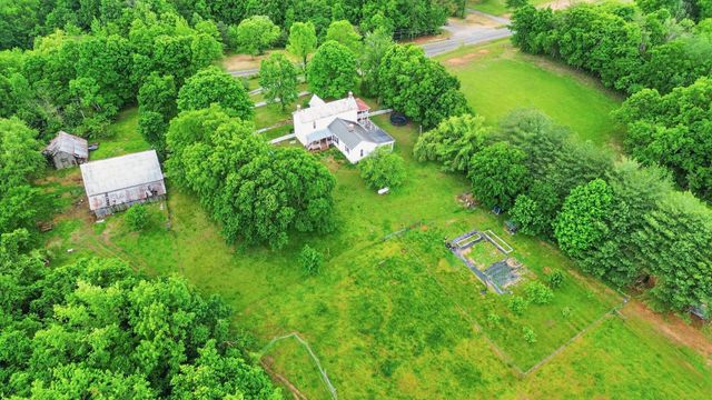 2816 Highway 12, N, Chapmansboro, TN 37035