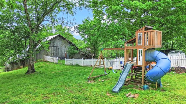 2816 Highway 12, N, Chapmansboro, TN 37035