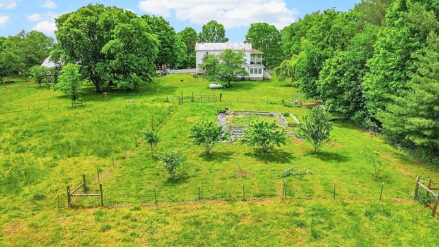 2816 Highway 12, N, Chapmansboro, TN 37035