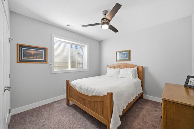 16333 Springbrook Trail, Urbandale, IA 50323