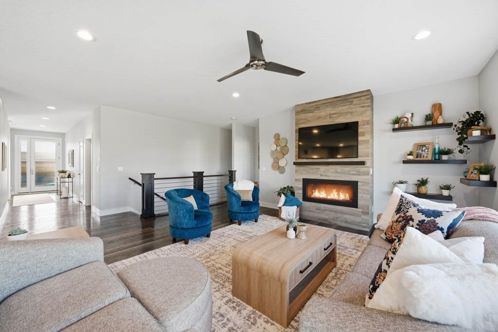 16333 Springbrook Trail, Urbandale, IA 50323