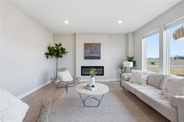 18275 W 166th Terrace, Olathe, KS 66062