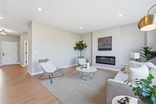 18275 W 166th Terrace, Olathe, KS 66062