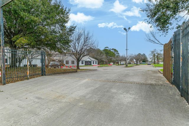 6130 Wheatley Street, Houston, TX 77091