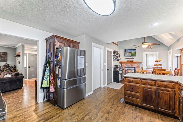 1300 NW TIMBER OAK Drive, Blue Springs, MO 64015