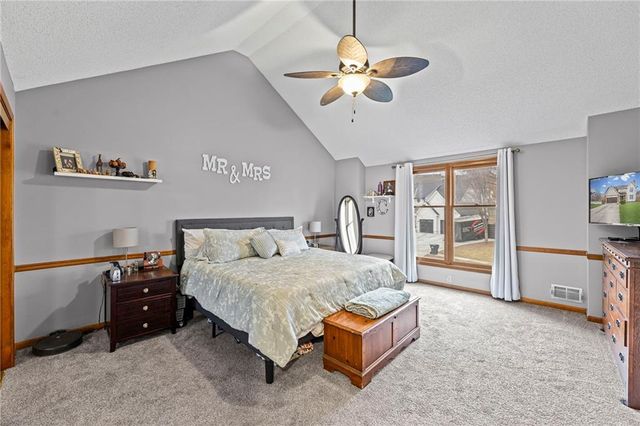 1300 NW TIMBER OAK Drive, Blue Springs, MO 64015