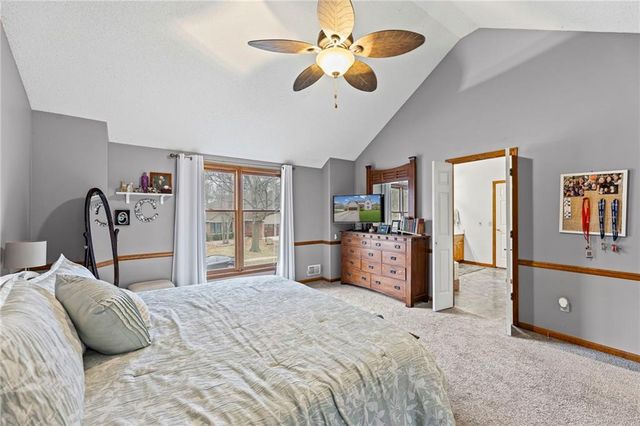 1300 NW TIMBER OAK Drive, Blue Springs, MO 64015