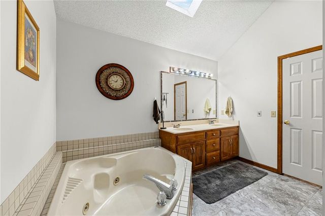 1300 NW TIMBER OAK Drive, Blue Springs, MO 64015