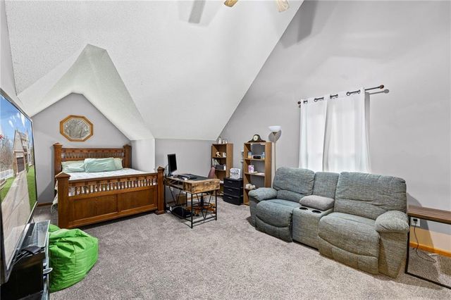 1300 NW TIMBER OAK Drive, Blue Springs, MO 64015