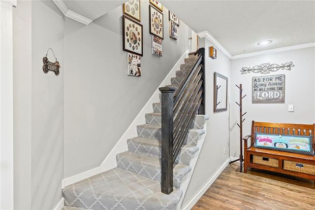 1300 NW TIMBER OAK Drive, Blue Springs, MO 64015