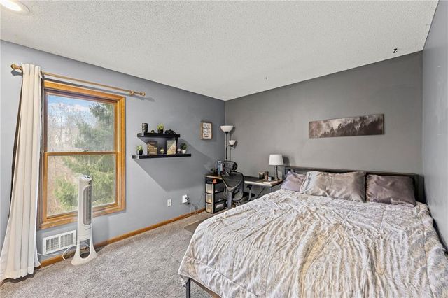 1300 NW TIMBER OAK Drive, Blue Springs, MO 64015