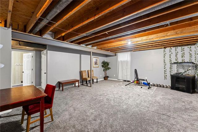 1300 NW TIMBER OAK Drive, Blue Springs, MO 64015