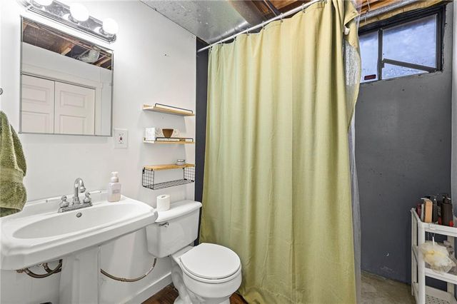 1300 NW TIMBER OAK Drive, Blue Springs, MO 64015