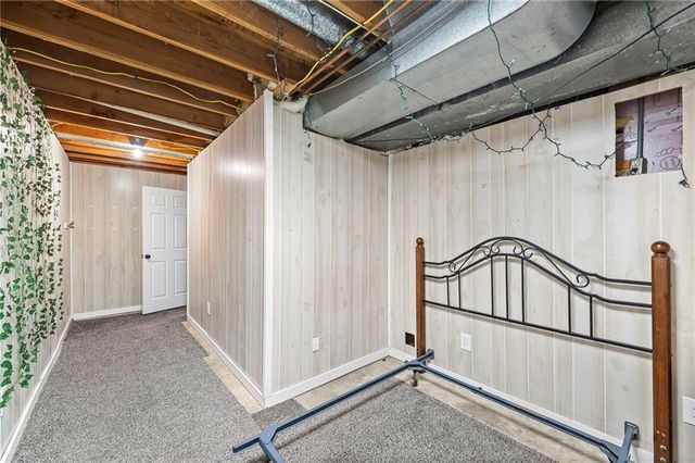 1300 NW TIMBER OAK Drive, Blue Springs, MO 64015