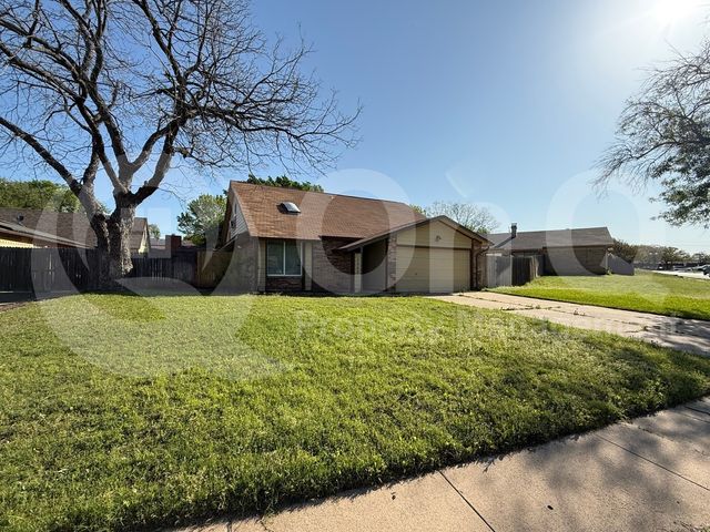 3005 Meandering Way, Bedford, TX 76021