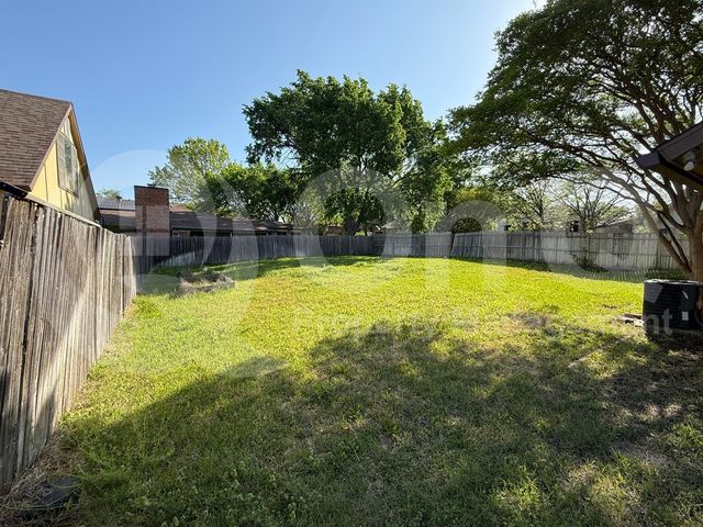 3005 Meandering Way, Bedford, TX 76021