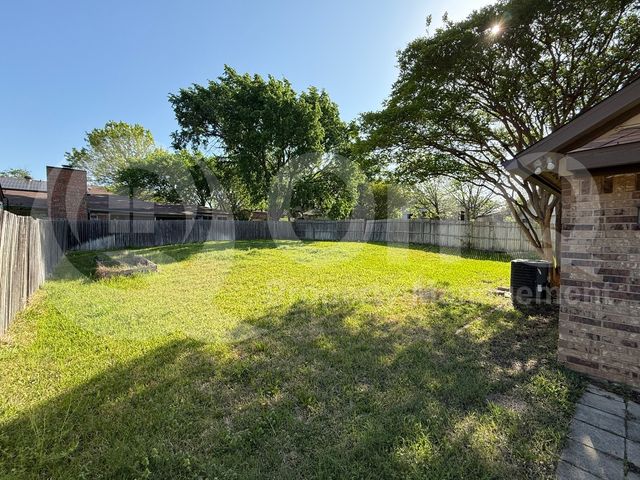 3005 Meandering Way, Bedford, TX 76021