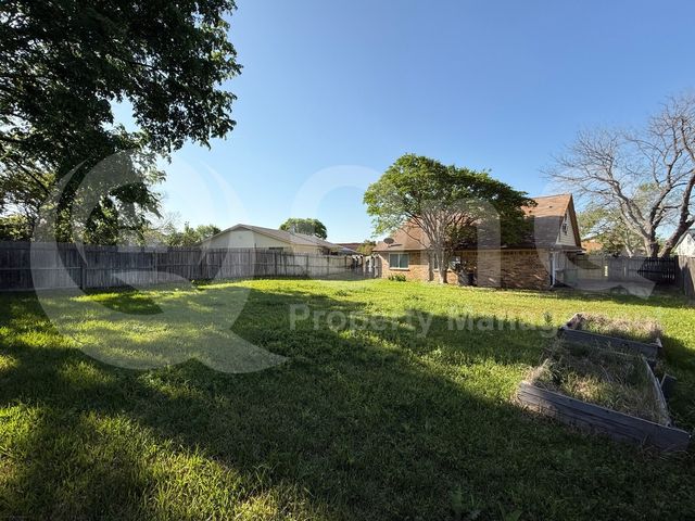 3005 Meandering Way, Bedford, TX 76021