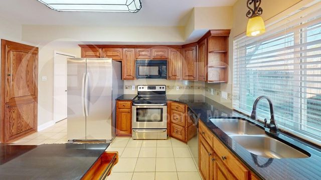 3005 Meandering Way, Bedford, TX 76021