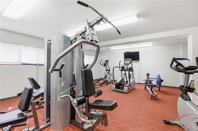 310 W 49th Street 206, Kansas City, MO 64112