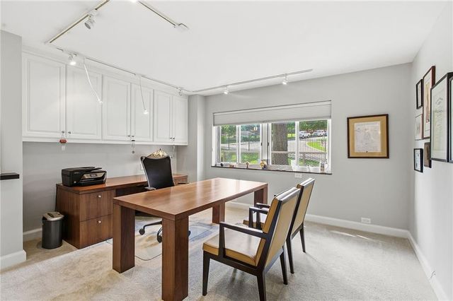 310 W 49th Street 206, Kansas City, MO 64112