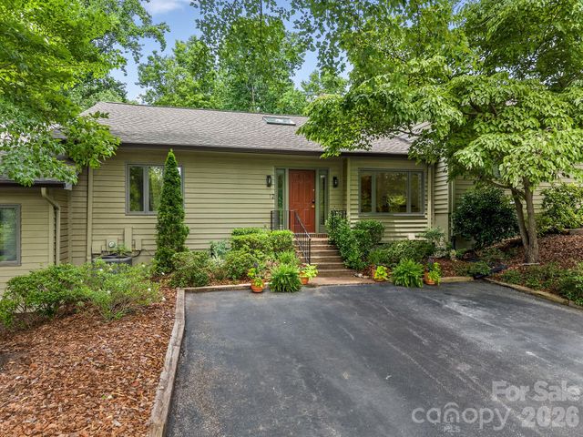 12 Hunting Country Trail, Tryon, NC 28782