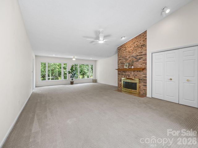 12 Hunting Country Trail, Tryon, NC 28782