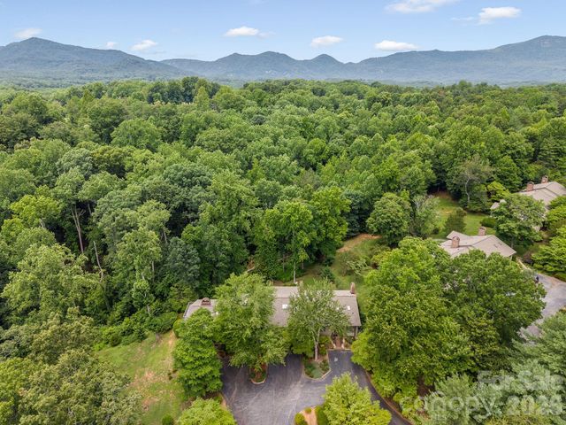 12 Hunting Country Trail, Tryon, NC 28782