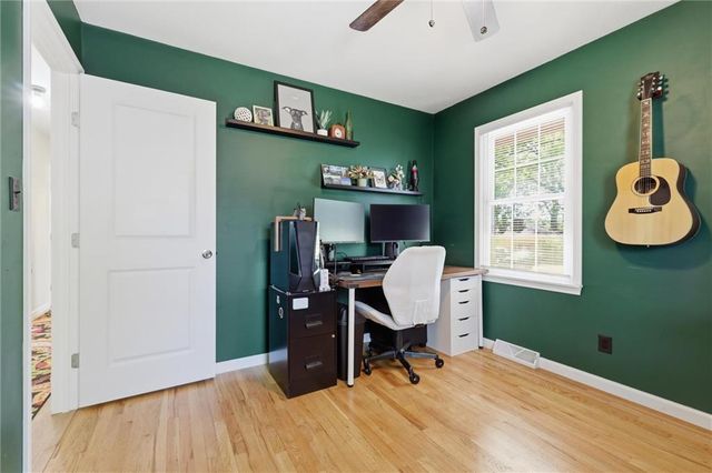 5037 N Michigan Avenue, Kansas City, MO 64118