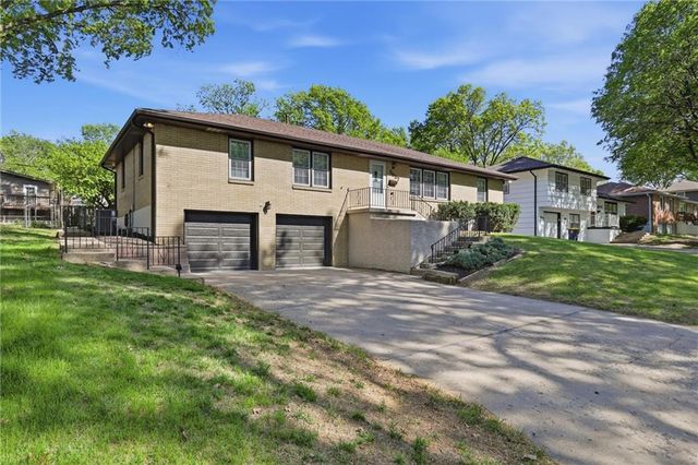 5037 N Michigan Avenue, Kansas City, MO 64118