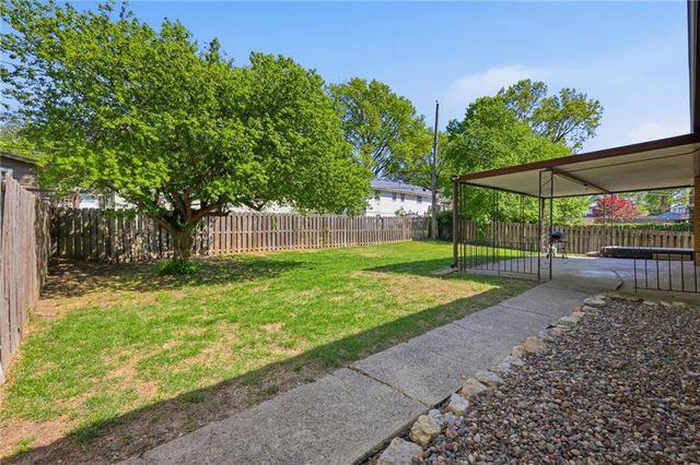 5037 N Michigan Avenue, Kansas City, MO 64118