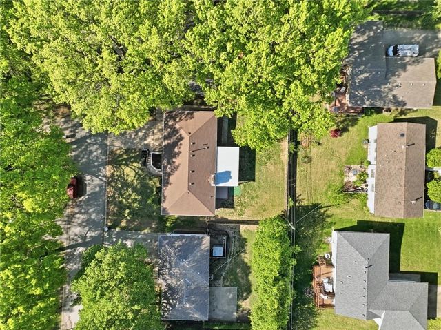 5037 N Michigan Avenue, Kansas City, MO 64118