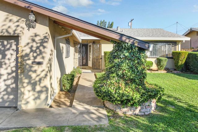 7433 Troon Way, Sacramento, CA 95822