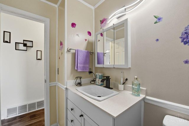 5974 Sunridge Drive, Cincinnati, OH 45224