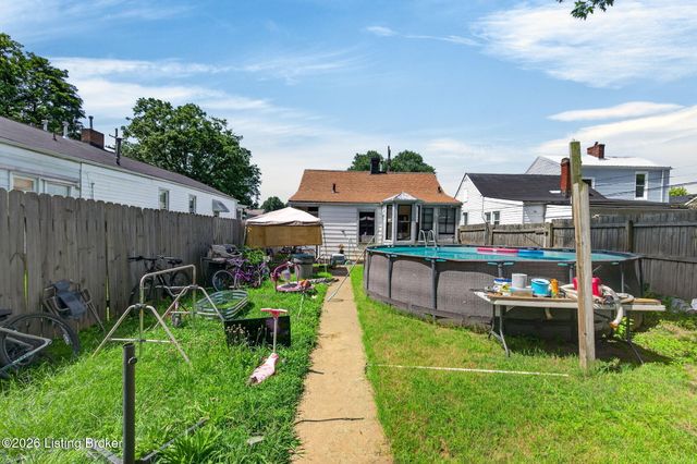 925 Ash St, Louisville, KY 40217