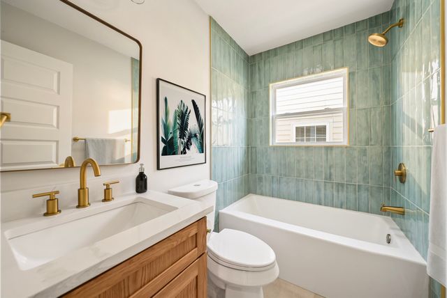 4220 Donnelly Avenue, Fort Worth, TX 76107