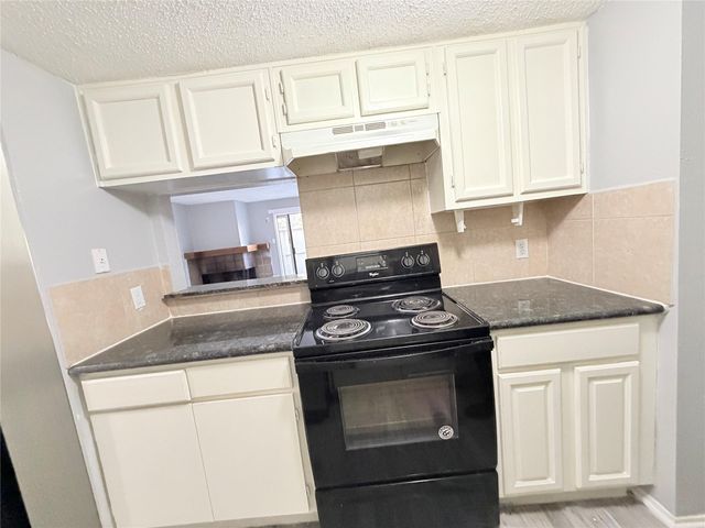 9461 Pagewood Lane 9461, Houston, TX 77063