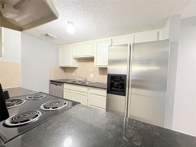 9461 Pagewood Lane 9461, Houston, TX 77063