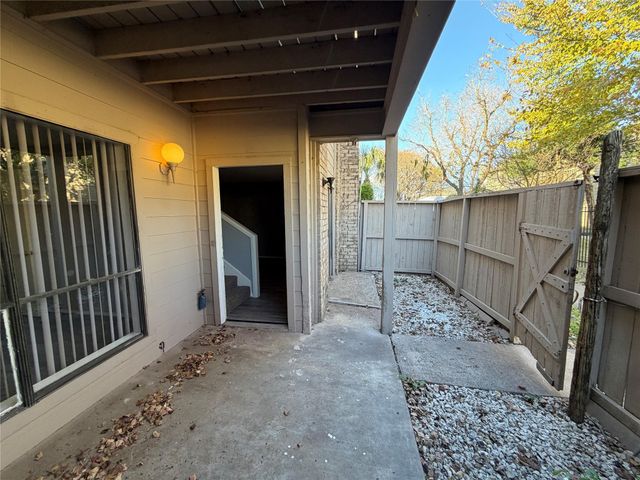 9461 Pagewood Lane 9461, Houston, TX 77063
